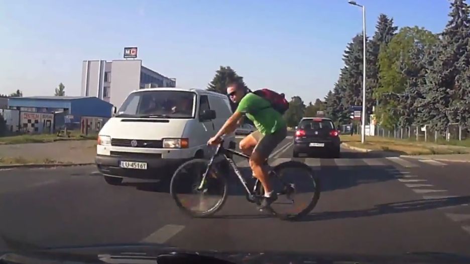 Rowerzyści również powodują kolizje na drogach, ale statystycznie rzecz biorąc, to kierowcy powodują więcej niebezpiecznych sytuacji z udziałem rowerzystów