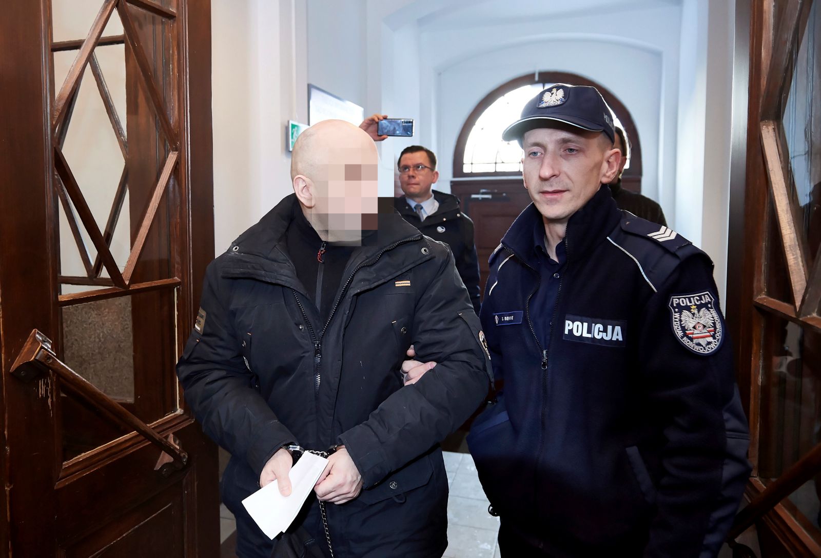 Krystian W. doprowadzony na rozprawę sądową