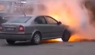 Białystok. Auto w płomieniach i błyskawiczna akcja strażaków [WIDEO]
