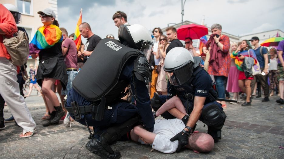 Białystok. Po zamieszkach na Marszu Równości policja zatrzymała 20 osób.