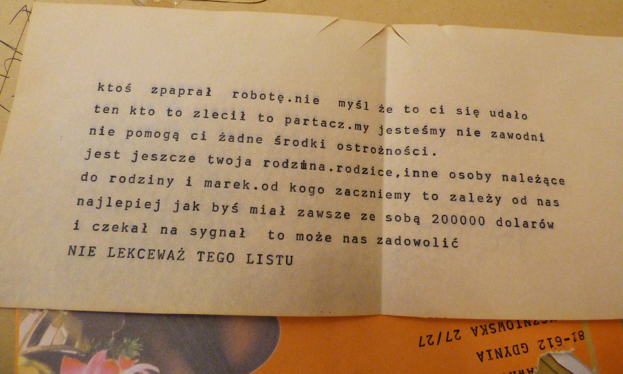 "Zastrzelcie go na jej oczach, niech wie, co to znaczy zdradzić gangstera"