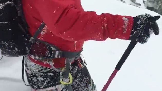 Droga w dół ze szczytu Rysów wygląda właśnie tak