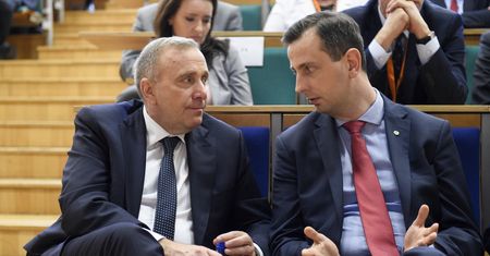 PSL pod ostrzałem. Pawlak idzie na wojnę z Kosiniakiem-Kamyszem, Schetyna naciska ludowców