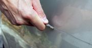 Rysy na lakierze samochodu - dlaczego powstają i jak je usunąć?