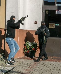 Symulowany atak terrorystów na szkołę. Uczniowie wciąż są w szoku