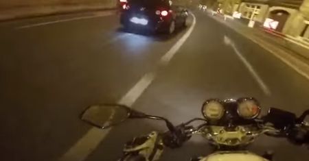 Ścigał się w mieście. Nie przewidział, co się może stać