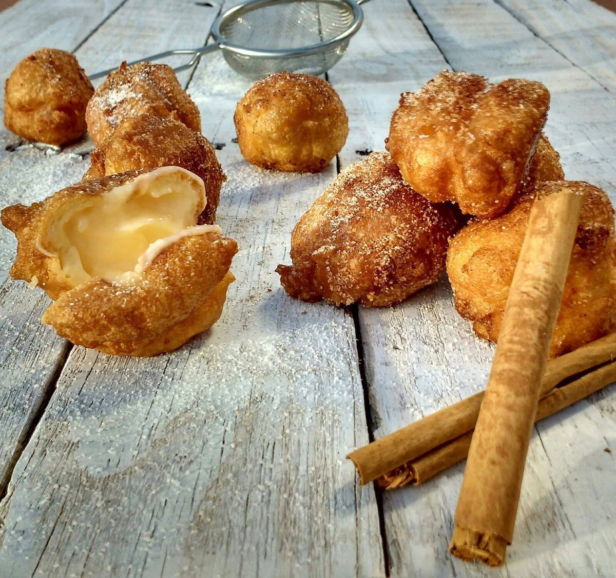 Bunuelos, czyli ptysie hiszpańskie. Receptura z 1912 roku