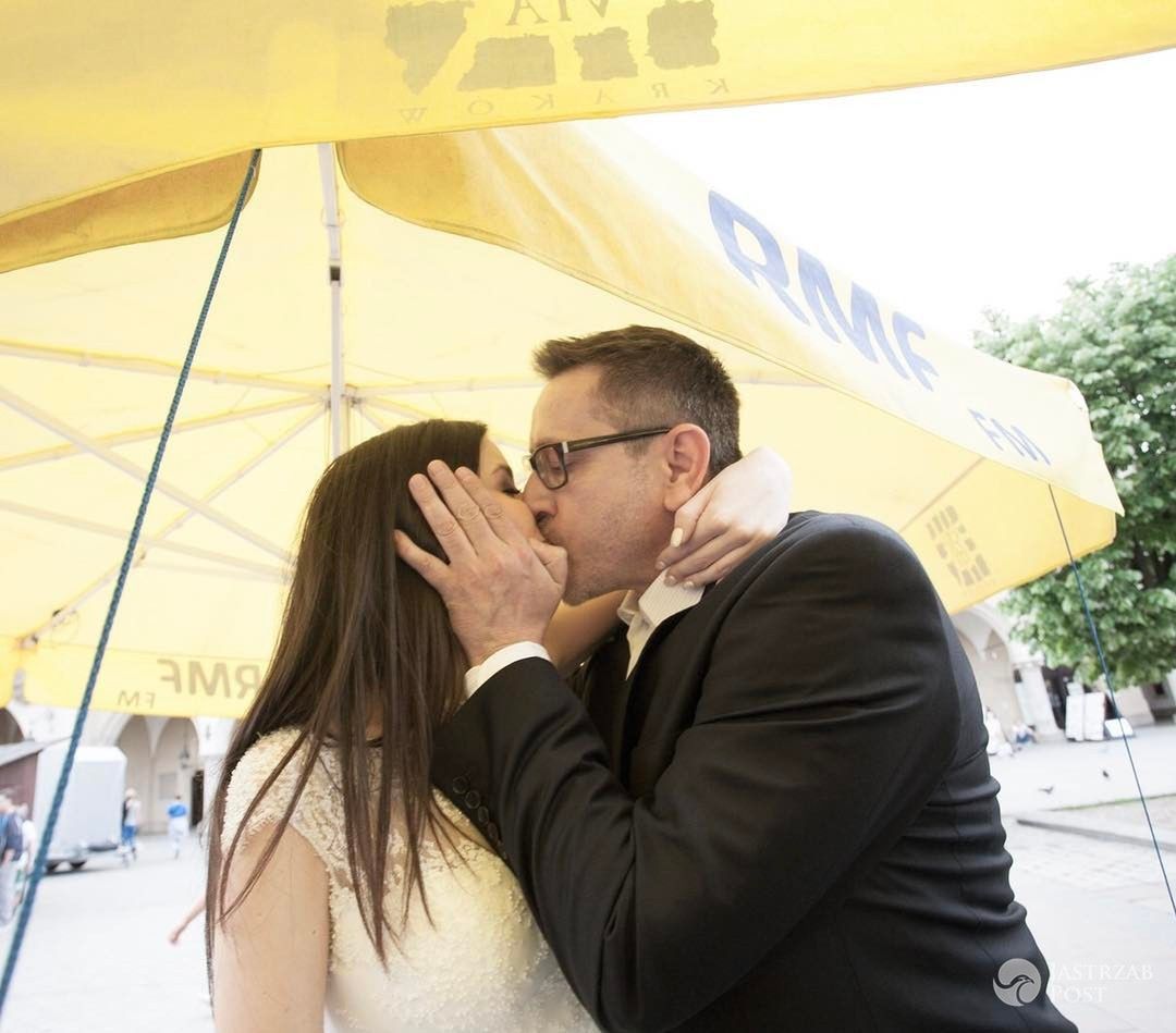 Patrycja Czop, żona Andrzeja Sołtysika karmi swojego syna piersią