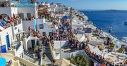 Santorini przeżywa prawdziwy najazd turystów. Burmistrz mówi "dość"
