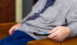 Emeryt nie wiedział, że musi złożyć oświadczenie, by nie płacić abonamentu. Ma do zapłaty 1700 zł kary