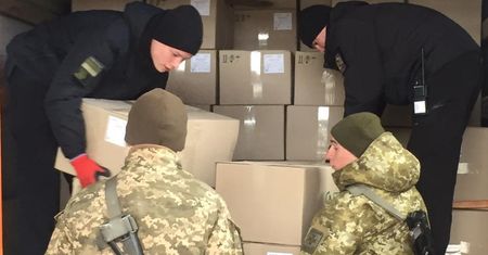 Koronawirus. Ukraina. Próba przemytu 50 tys. maseczek ochronnych do Polski