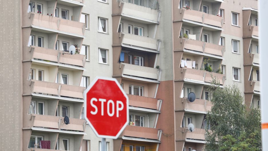 Wkrótce 2 mln emerytów może wybrać rentę dożywotnią od instytucji finansowych w miejsce zapisywania mieszkań w spadku. 