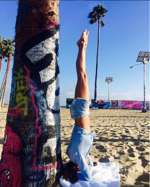 Edyta Górniak ćwiczy jogę w Malibu Beach