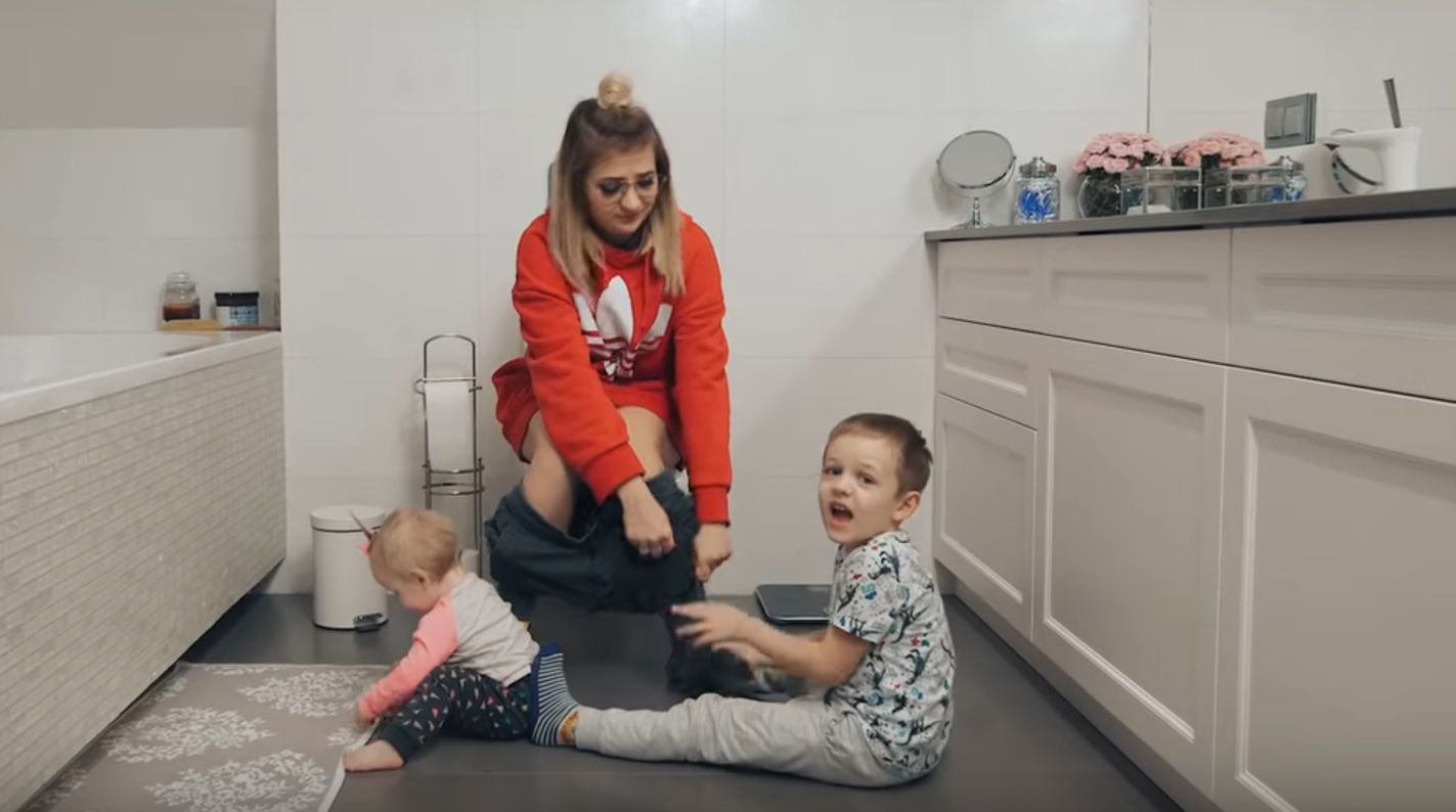Screen z teledysku piosenki 'Weź nie pytaj"