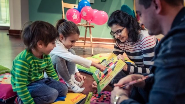 Bajkoterapia to forma edukacji poprzez zabawę