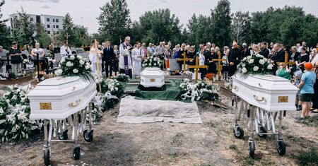 Wybuch w Bytomiu. Mieszkańcy i bliscy pożegnali Barbarę, Laurę i Lindę. "Ta śmierć wypełniła bólem nas wszystkich"