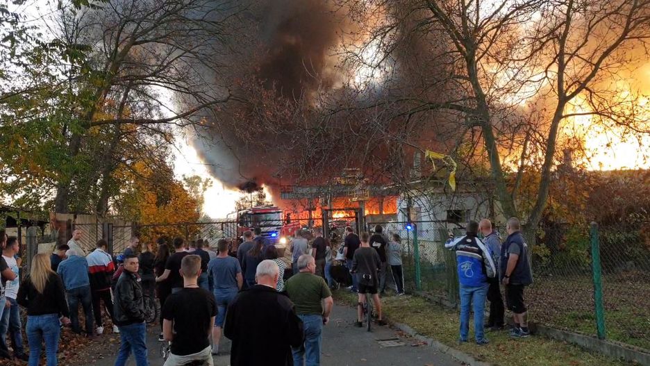 Pożar w Bytomiu. Płoną odpady w byłych zakładach Jopek. Głos zabrał nawet prezydent miasta Mariusz Wołosz