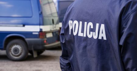 Dolnośląskie: fałszywy policjant okrada ludzi. Jedną z ofiar naciągnął na 10 tysięcy