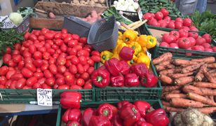 Biedronka, Lidl czy jednak osiedlowy bazarek - zrobiliśmy zakupy i sprawdziliśmy, gdzie jest najtaniej