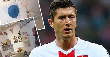 Robert Lewandowski po wczorajszym meczu odpowiadał na pytania dziennikarzy. Kiedy został zapytany o sprzęty dziecięce piłkarz nie wytrzymał i...  Reakcja? Bezcenna!