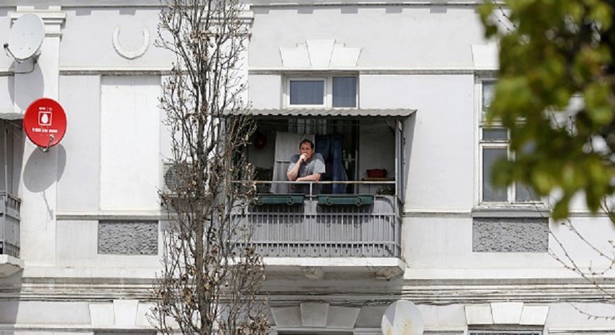 Mogę palić na balkonie?