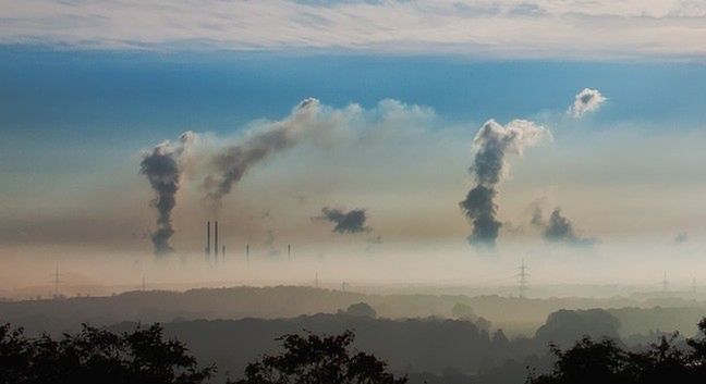 Smog stanowi zagrożenie dla naszego zdrowia również wtedy, gdy przebywamy w zamkniętych pomieszczeniach