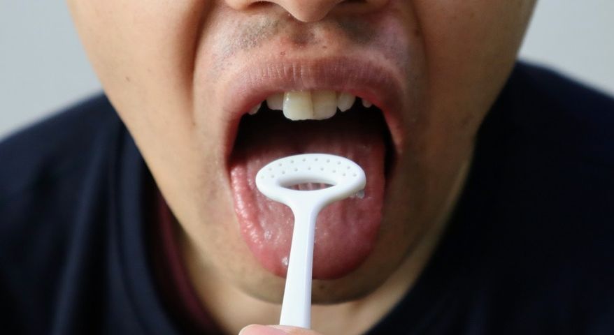 Brzydki zapach z ust może był objawem raka