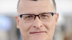 W jakiej temperaturze i jak długo żyje koronawirus? Dr Paweł Grzesiowski odpowiada 