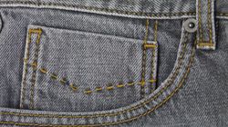 Do czego tak naprawdę służy mała kieszonka w jeansach?