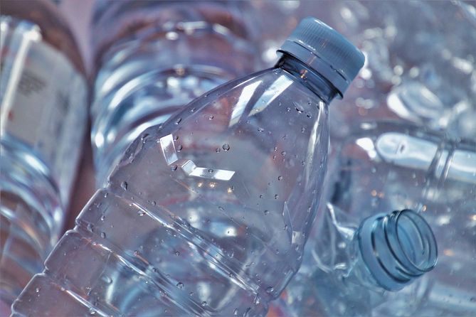 El BPA encontrado en las botellas de bebidas tiene un impacto negativo en la salud