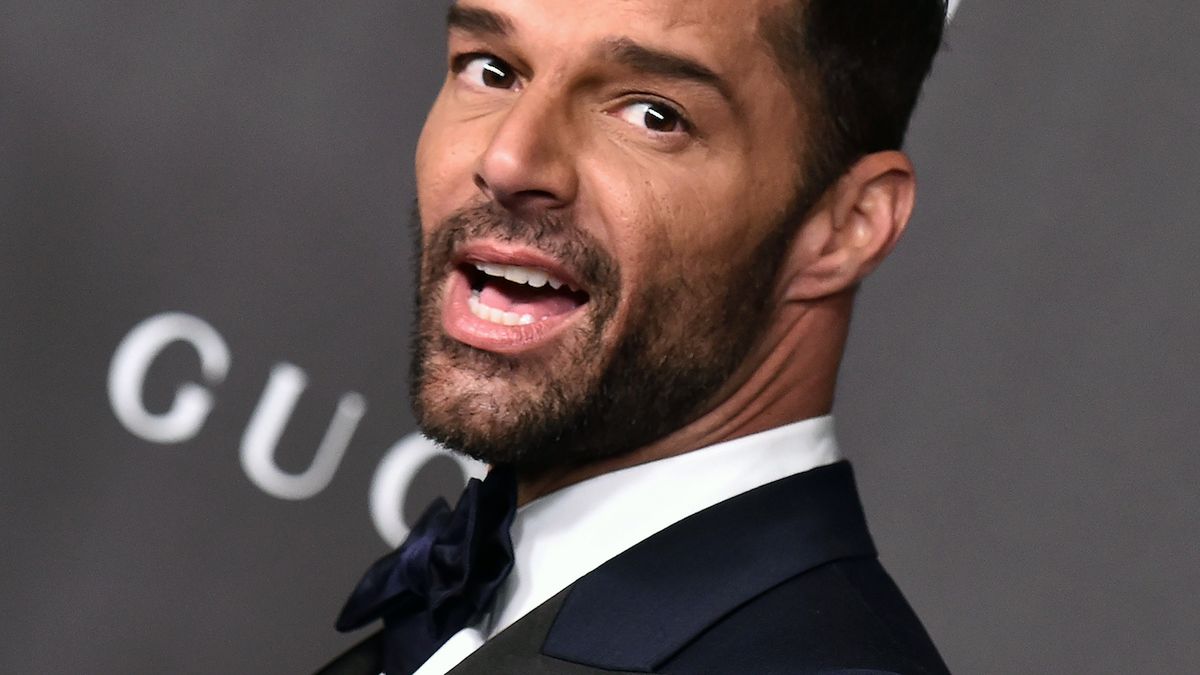 Ricky Martin wprawił fanów w osłupienie. Wytatuował sobie całą nogę! "Musiało bardzo boleć"