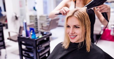 Modna fryzura, która daje wiele możliwości. Tu nie ma nudy