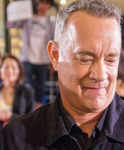 Tom Hanks przerywa wystąpienie i bawi się w swatkę