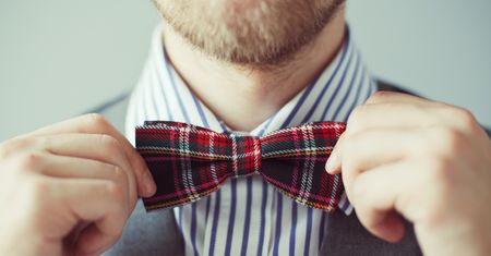 Elegancja w mniej formalnym wydaniu. Modne dodatki w atrakcyjnych cenach