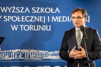 Prawie 4 mln zł unijnych środków dla uczelni związanej z o. Rydzykiem. Szkolenia dla sędziów z komunikacji