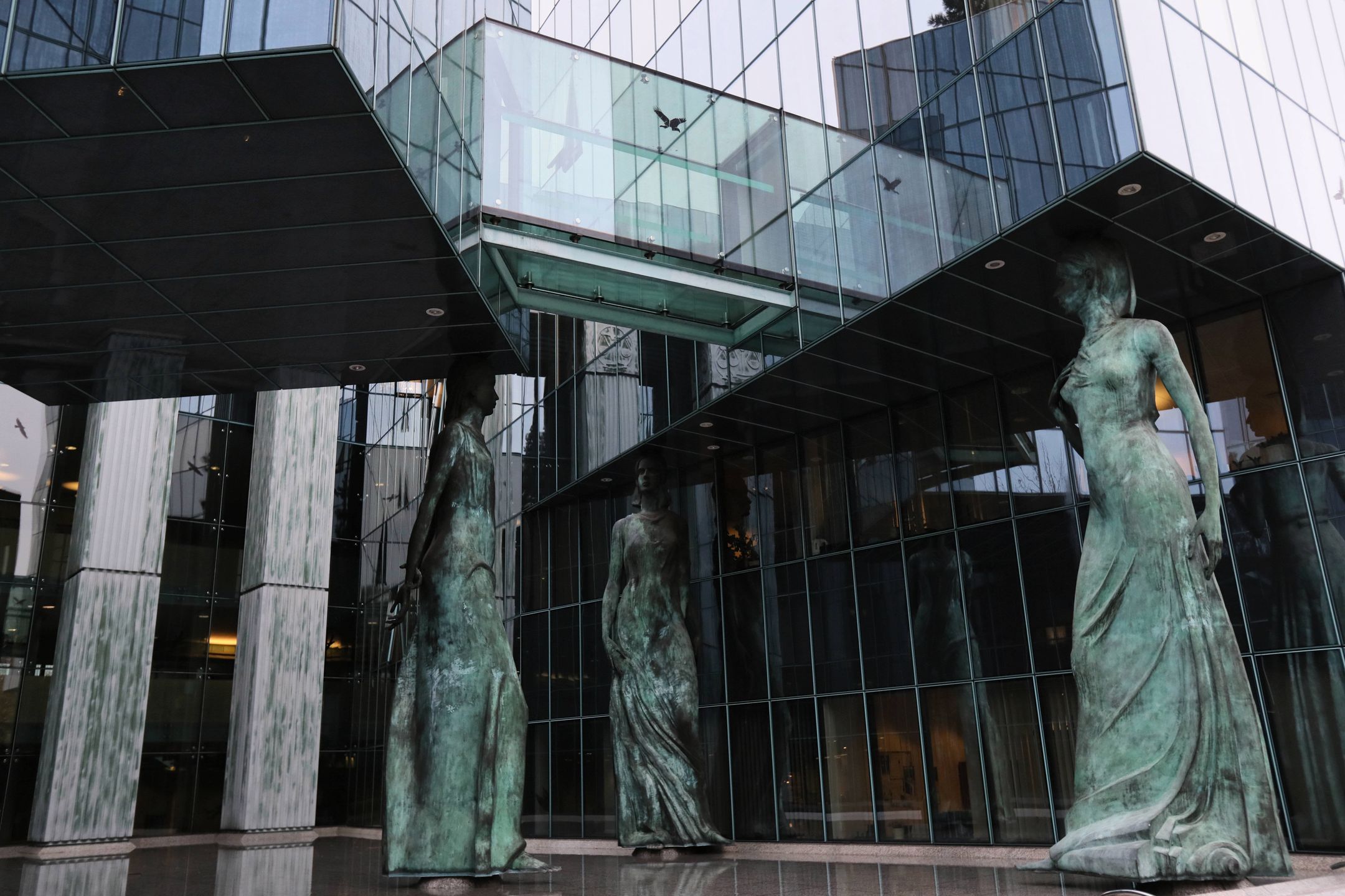 Sąd Najwyższy wystosował do TSUE trzy pytania prejudycjalne