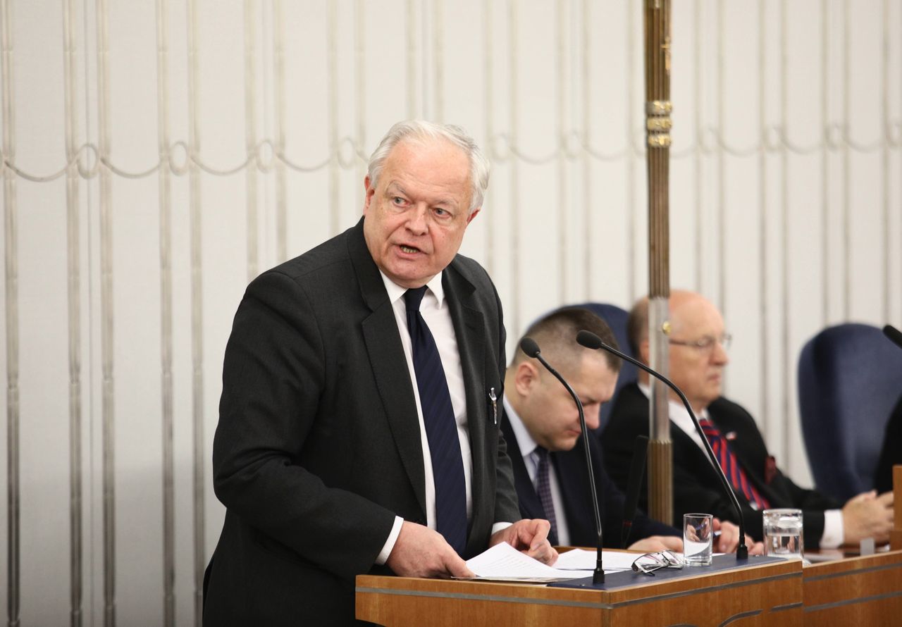 Przymusowa emerytura dla sędziów w dwóch turach