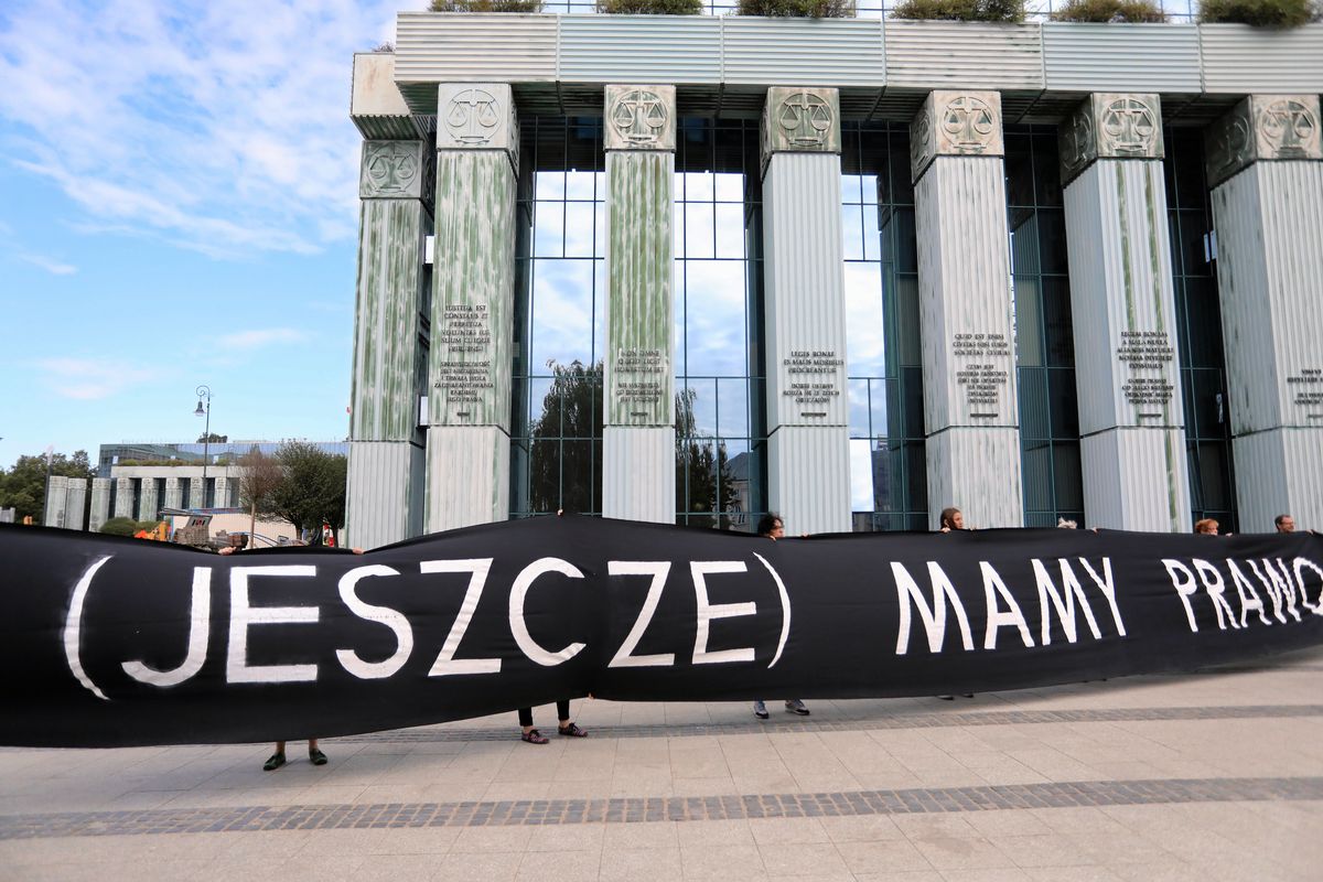 "Der Spiegel" o Polsce: pucz w Sądzie Najwyższym
