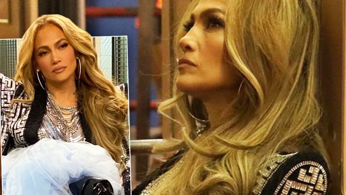Obwieszona jak choinka Jennifer Lopez w sylwestrowej kreacji. Tiule, lateks, dużo złota... Jak ona w tym chodzi?