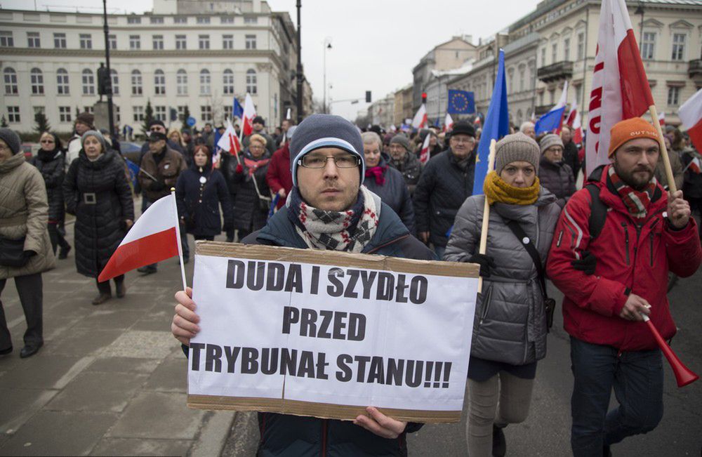 "Duda i Szydło przed Trybunał Stanu"