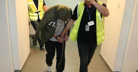 "Wypuścili Komendę, teraz wrabiają mojego syna". Mama Ireneusza M. w mocnych słowach broni syna