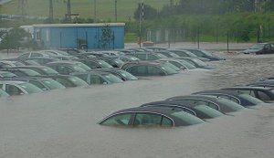 Uwaga: zalane samochody!