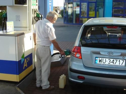 Droga benzyna - cena sięgnie 4,8 zł/l!
