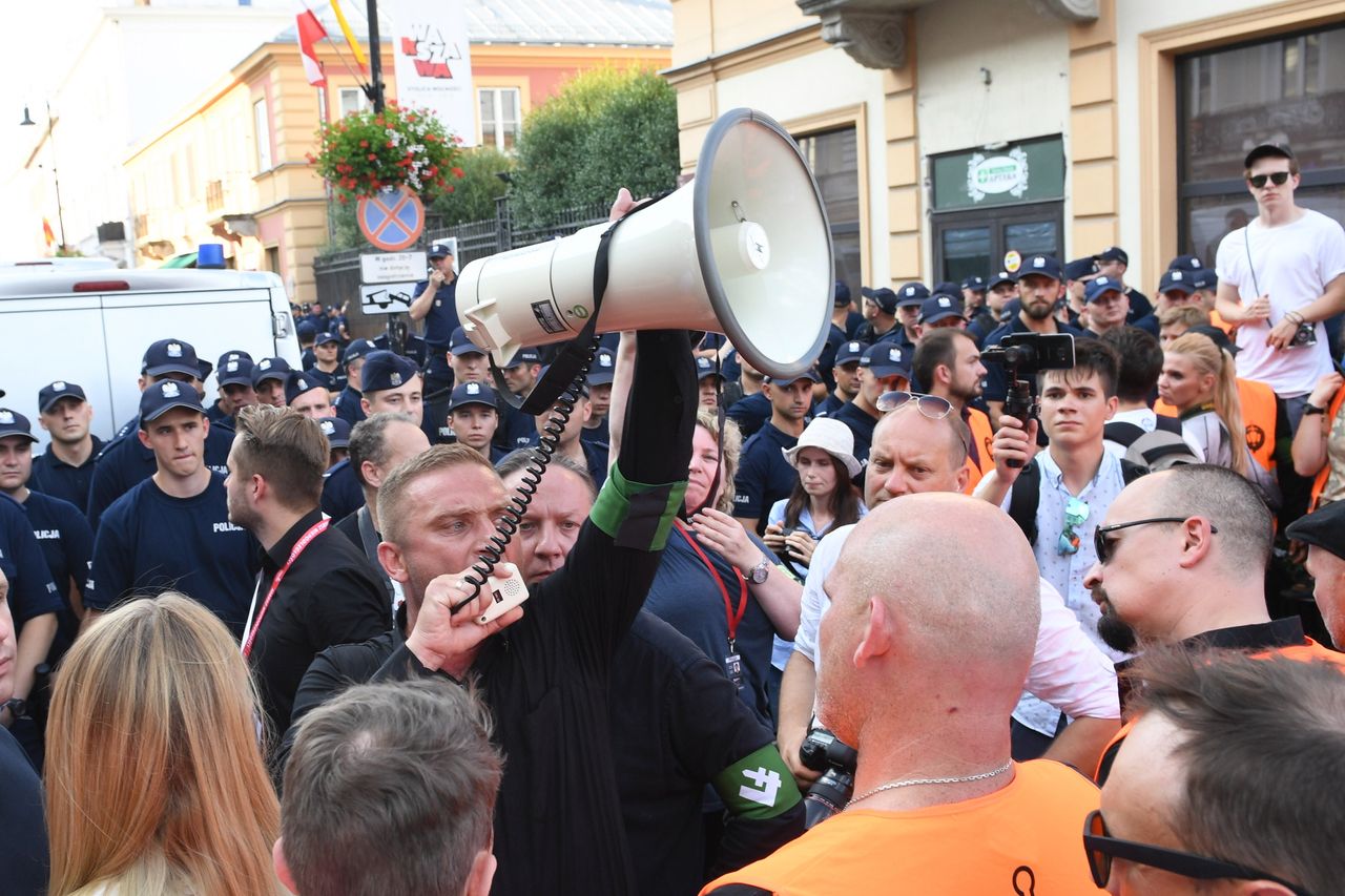 Stołeczny ratusz zakazał narodowcom przemarszu przez Warszawę. Teraz tłumaczy, dlaczego 