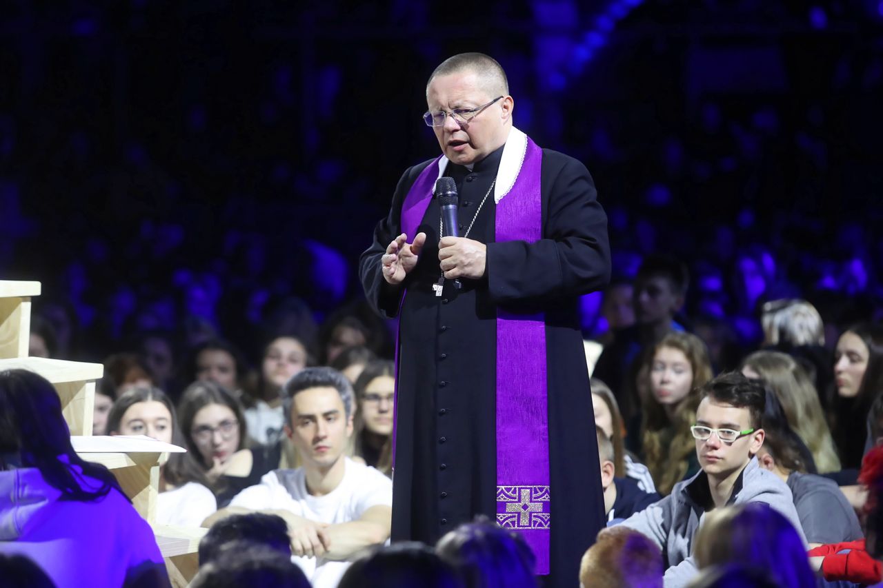 Koronawirus w Polsce. Abp Grzegorz Ryś i archidiecezja łódzka przekazali pieniądze na dwa respiratory