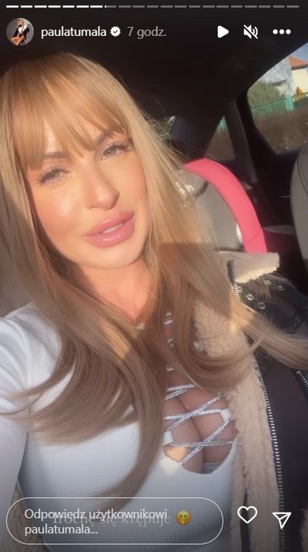 Paula Tumala w grzywce