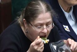 "Lubię sałatki i chałwę". Tym wpisem Krystyna Pawłowicz przeszła samą siebie