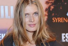 Nie wie, jak się ubrać na premierę?!