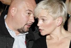 Figura i jej mąż osobno na salonach