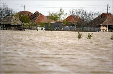 Powódź w Rumunii - tysiące domów pod wodą